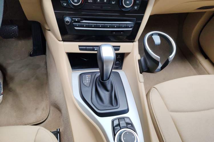 Used BMW X1 2012 sDrive18i Luxury Edition Interior 7