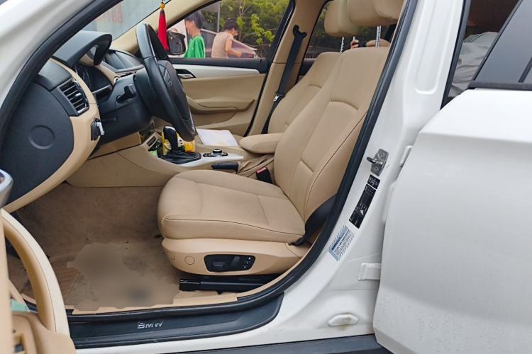 Used BMW X1 2012 sDrive18i Luxury Edition Left Front Seat