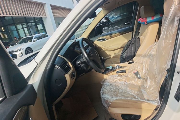 Used BMW X1 2012 sDrive18i Luxury Edition Left Front Seat