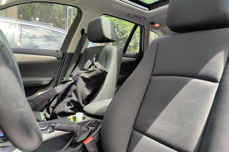 Used BMW X1 2012 sDrive18i Luxury Edition Left Front Seat