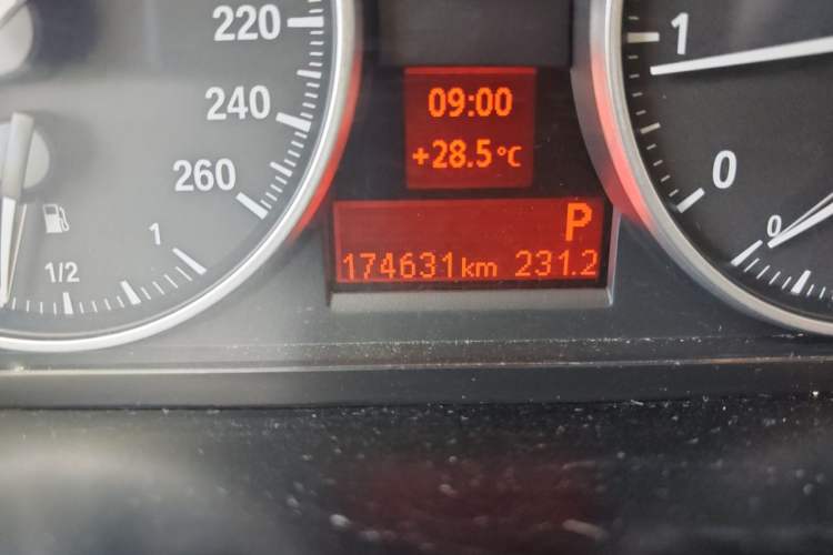 Used BMW X1 2012 sDrive18i Fashion Model Odometer Close Up