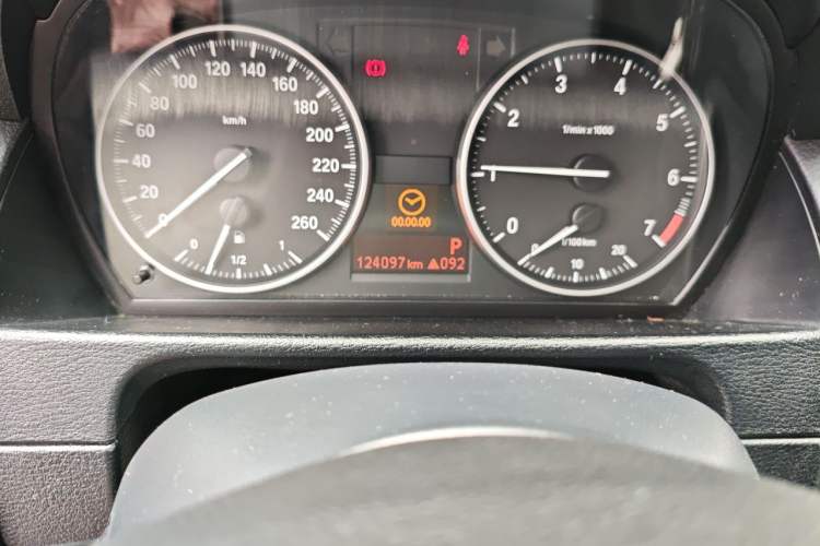 Used BMW X1 2012 sDrive18i Luxury Edition Odometer Close Up