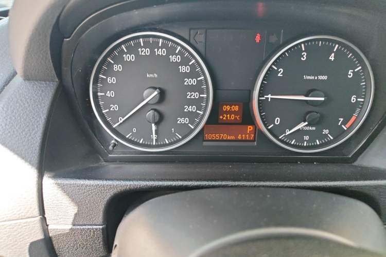 Used BMW X1 2012 sDrive18i Luxury Edition Odometer Close Up