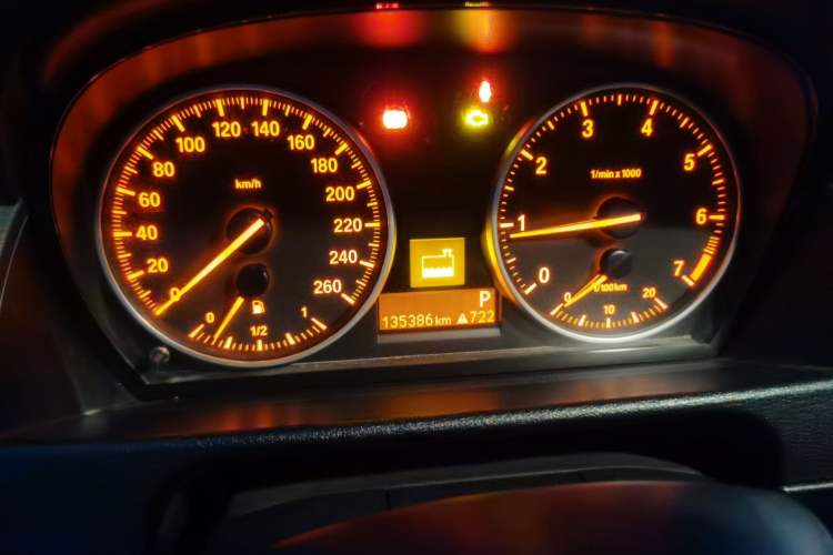 Used BMW X1 2012 sDrive18i Fashion Model Odometer Close Up