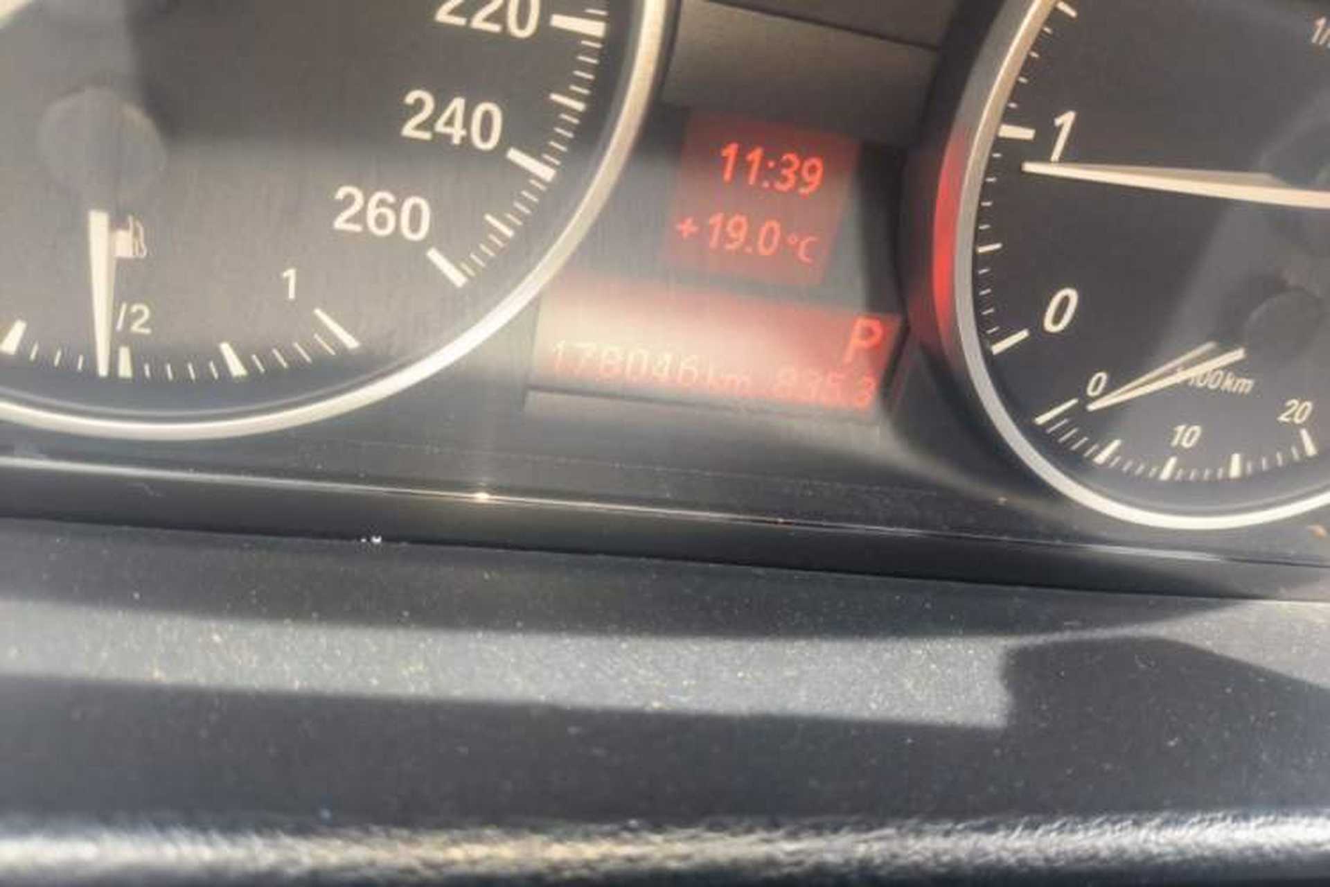 Used BMW X1 2012 sDrive18i Luxury Edition Odometer Close Up