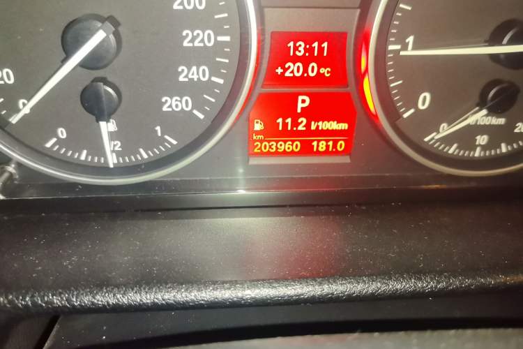 Used BMW X1 2012 xDrive20i Odometer Close Up