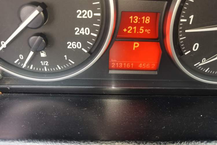 Used BMW X1 2012 sDrive18i Luxury Model Odometer Close Up