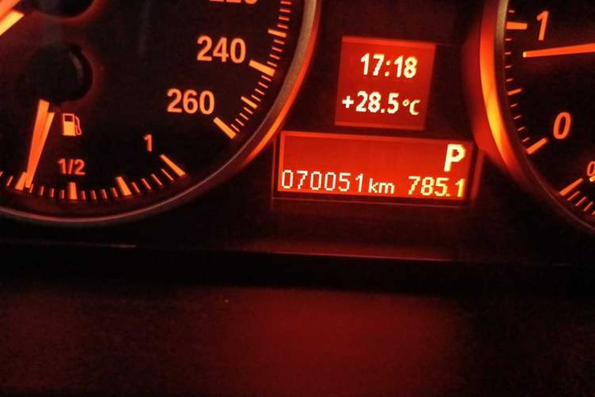Used BMW X1 2012 sDrive18i Luxury Edition Odometer Close Up