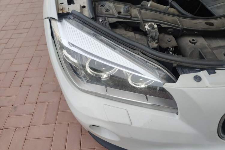Used BMW X1 2012 sDrive18i Luxury Edition Right Front Headlight