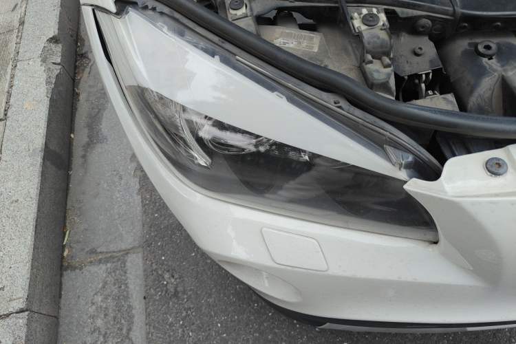 Used BMW X1 2012 sDrive20i Leading Model Right Front Headlight