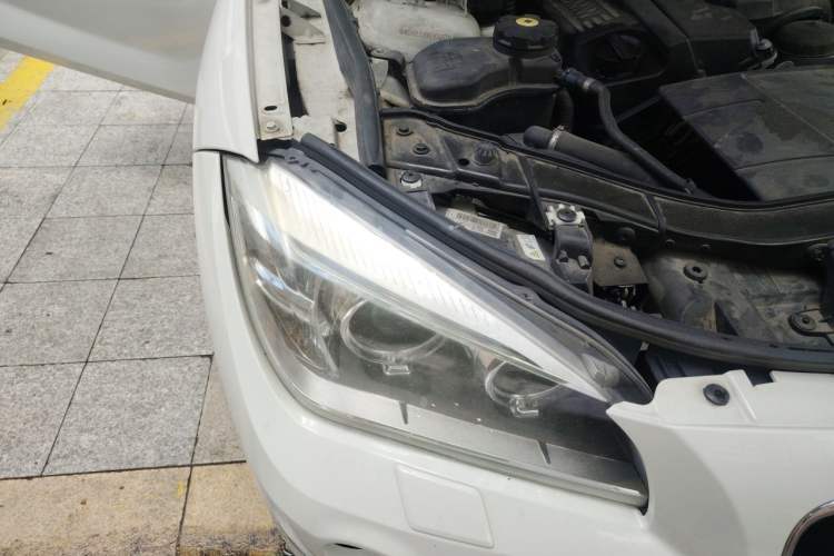 Used BMW X1 2012 sDrive18i Luxury Edition Right Front Headlight