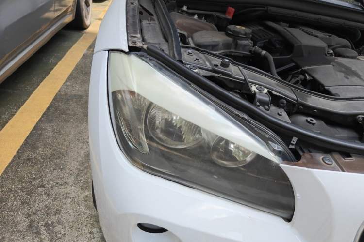 Used BMW X1 2012 sDrive18i Fashion Model Right Front Headlight