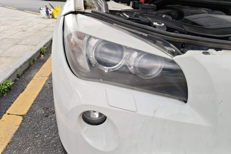 Used BMW X1 2012 sDrive18i Luxury Model Right Front Headlight
