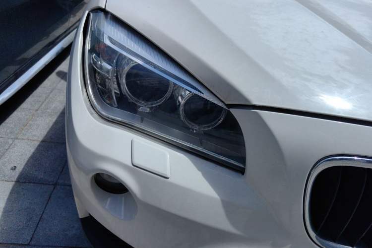 Used BMW X1 2012 sDrive18i Luxury Edition Right Front Headlight