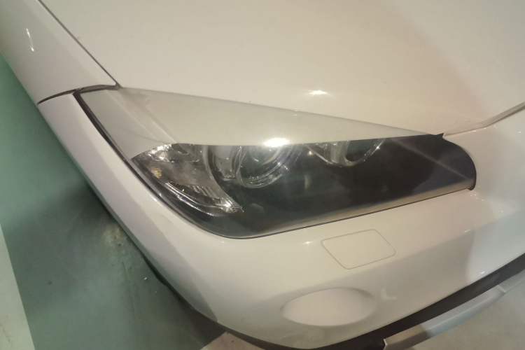 Used BMW X1 2012 xDrive20i Right Front Headlight