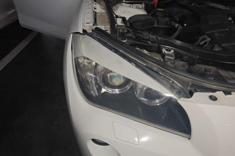 Used BMW X1 2012 sDrive18i Luxury Model Right Front Headlight