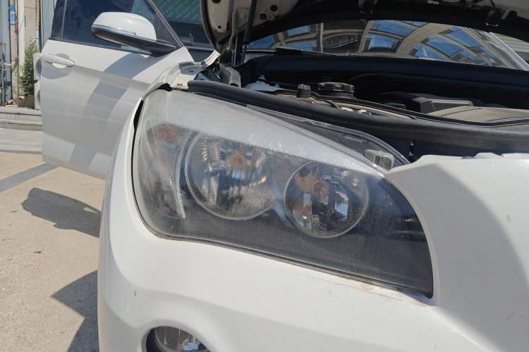 Used BMW X1 2012 sDrive18i Fashion Model Right Front Headlight