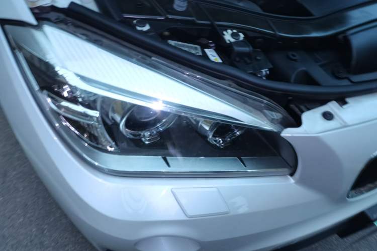 Used BMW X1 2012 sDrive18i Luxury Edition Right Front Headlight
