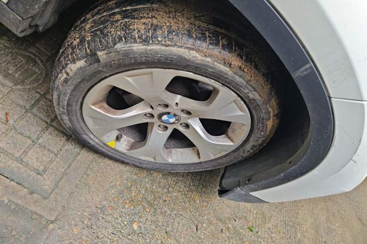 Used BMW X1 2012 sDrive18i Luxury Edition Right Front Wheel Hub