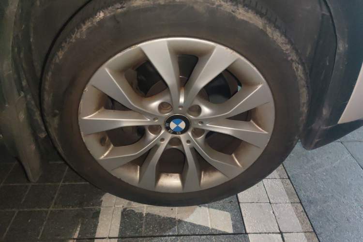 Used BMW X1 2012 sDrive18i Luxury Edition Right Front Wheel Hub