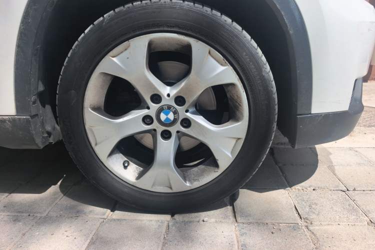 Used BMW X1 2012 sDrive18i Luxury Edition Right Front Wheel Hub