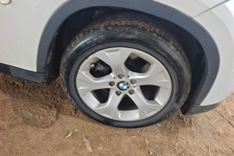 Used BMW X1 2012 sDrive18i Luxury Edition Right Front Wheel Hub