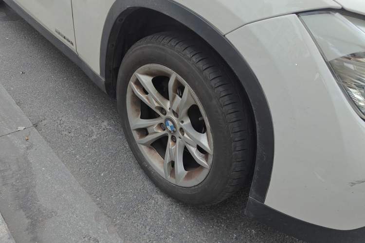 Used BMW X1 2012 sDrive20i Leading Model Right Front Wheel Hub