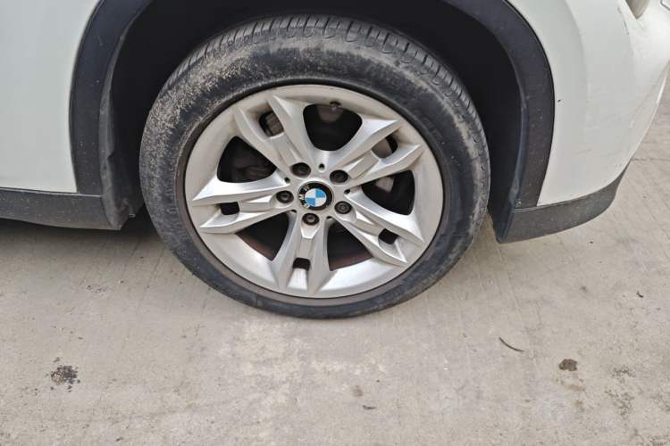 Used BMW X1 2012 sDrive18i Luxury Model Right Front Wheel Hub