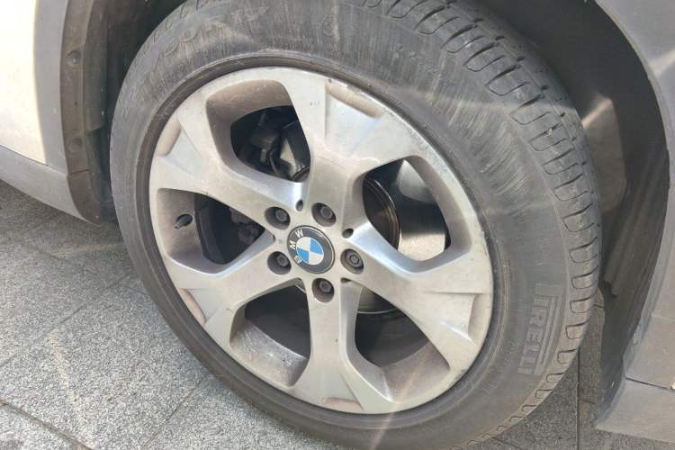 Used BMW X1 2012 sDrive18i Luxury Edition Right Front Wheel Hub