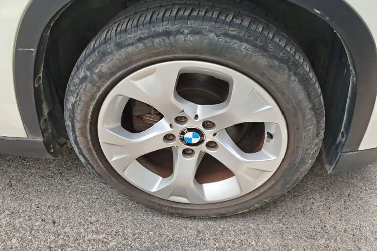 Used BMW X1 2012 sDrive18i Luxury Edition Right Front Wheel Hub