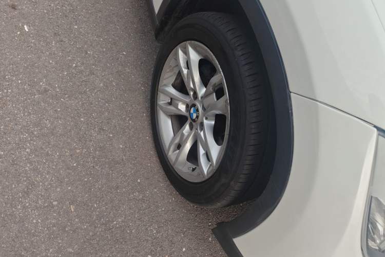 Used BMW X1 2012 xDrive20i Luxury Model Right Front Wheel Hub