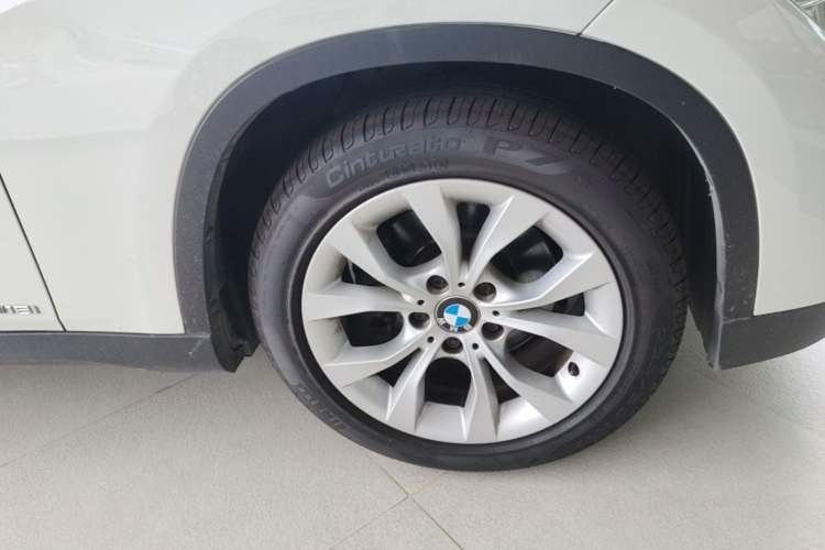 Used BMW X1 2012 sDrive18i Luxury Edition Right Front Wheel Hub