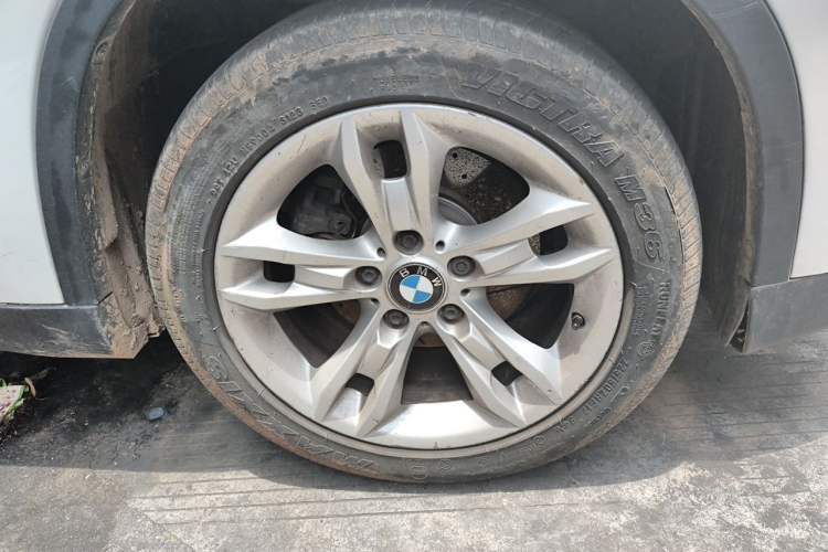 Used BMW X1 2012 xDrive20i Right Front Wheel Hub