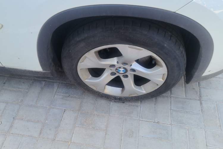 Used BMW X1 2012 sDrive18i Luxury Edition Right Front Wheel Hub