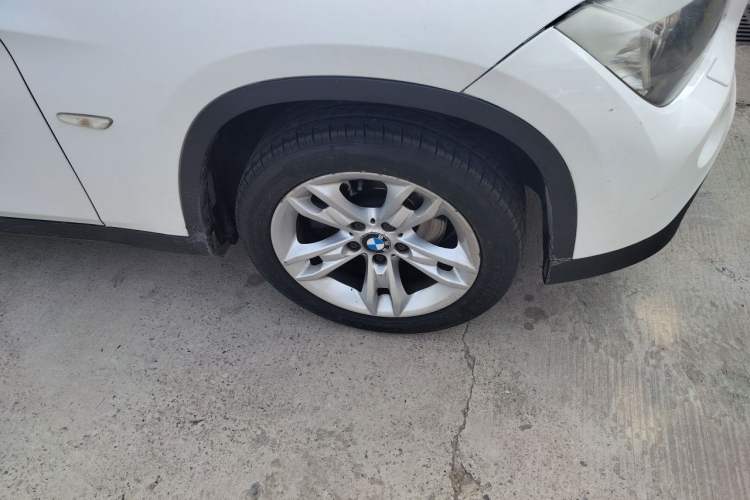 Used BMW X1 2012 xDrive20i Luxury Model Right Front Wheel Hub