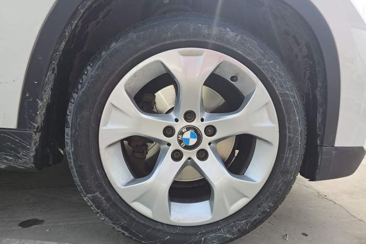 Used BMW X1 2012 sDrive18i Luxury Edition Right Front Wheel Hub