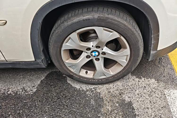 Used BMW X1 2012 sDrive18i Luxury Edition Right Front Wheel Hub