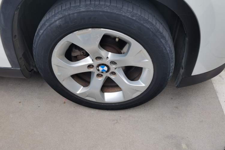 Used BMW X1 2012 sDrive18i Luxury Model Right Front Wheel Hub