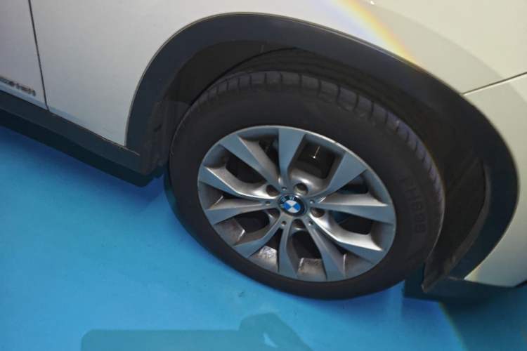 Used BMW X1 2012 sDrive18i Luxury Edition Right Front Wheel Hub