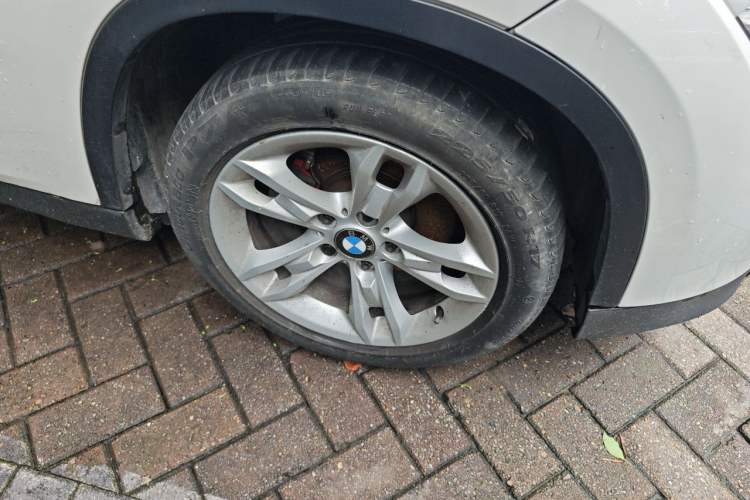 Used BMW X1 2012 xDrive20i Right Front Wheel Hub