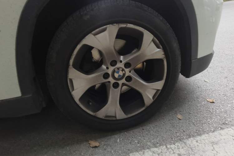 Used BMW X1 2012 sDrive18i Luxury Edition Right Front Wheel Hub