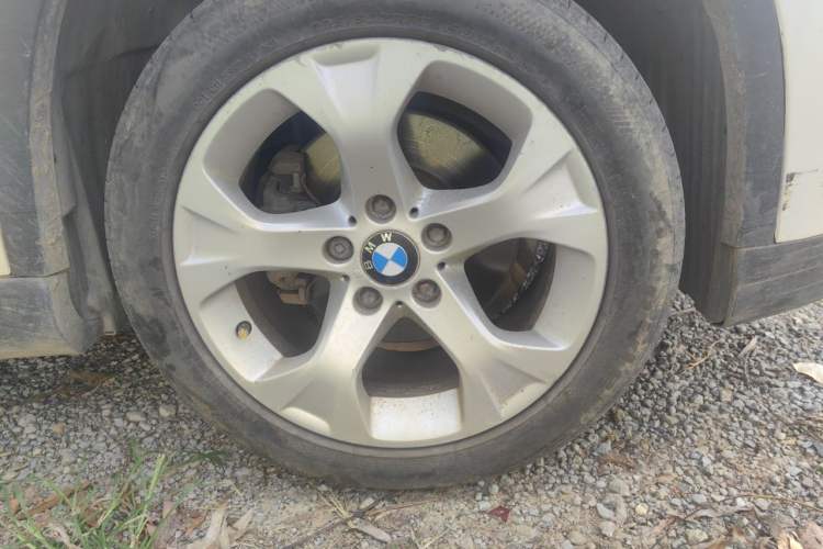 Used BMW X1 2012 sDrive18i Luxury Model Right Front Wheel Hub