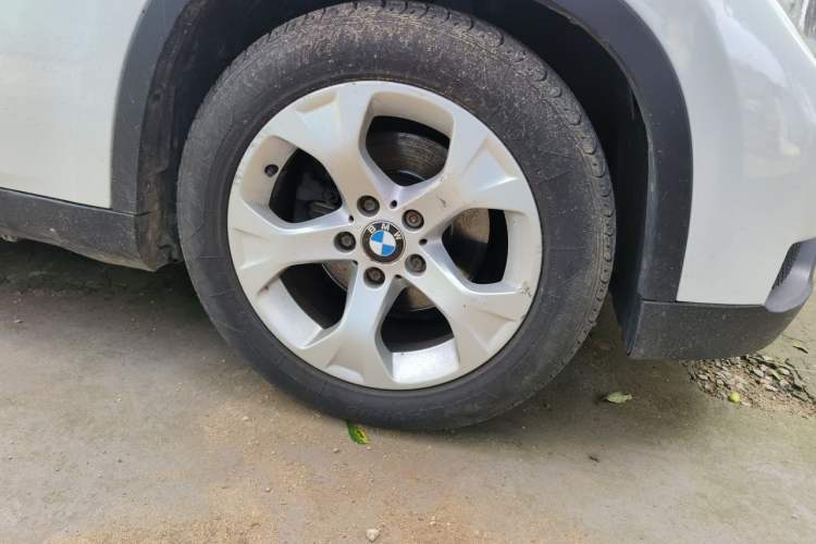 Used BMW X1 2012 sDrive18i Luxury Edition Right Front Wheel Hub
