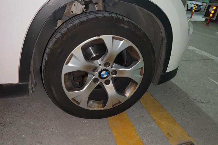 Used BMW X1 2012 sDrive18i Luxury Edition Right Front Wheel Hub