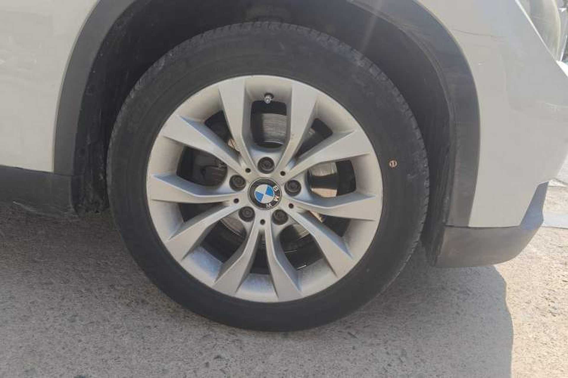 Used BMW X1 2012 sDrive18i Fashion Model Right Front Wheel Hub