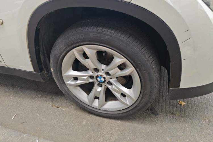 Used BMW X1 2012 xDrive20i Luxury Model Right Front Wheel Hub