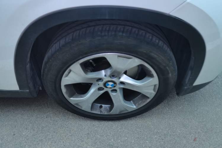 Used BMW X1 2012 sDrive18i Luxury Edition Right Front Wheel Hub