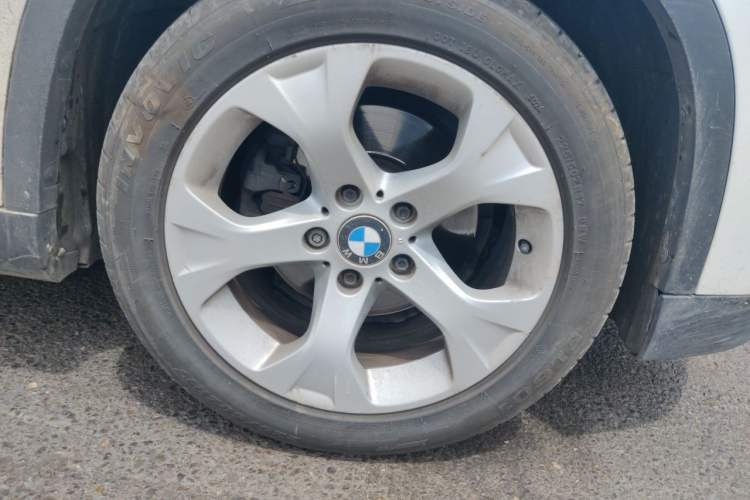 Used BMW X1 2012 sDrive18i Luxury Edition Right Front Wheel Hub