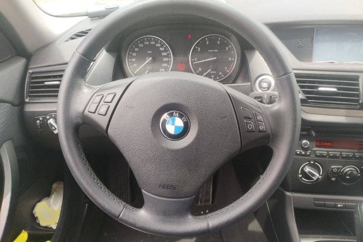 Used BMW X1 2012 sDrive18i Fashion Model Steering Wheel
