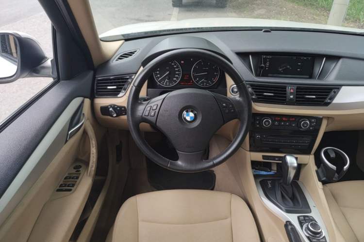 Used BMW X1 2012 sDrive18i Luxury Edition Steering Wheel